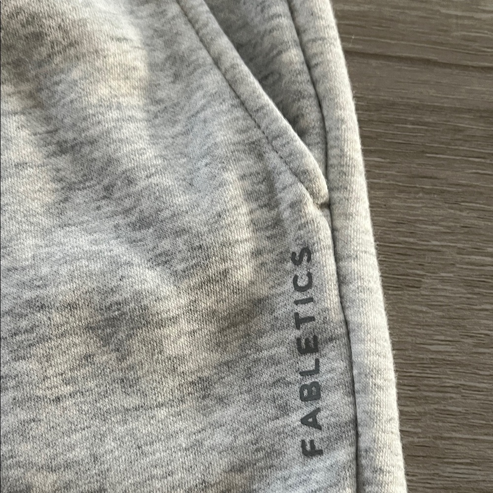 Fabletics Women's Jogger Pants Gray Sweatpant size Small - Picture 3 of 4